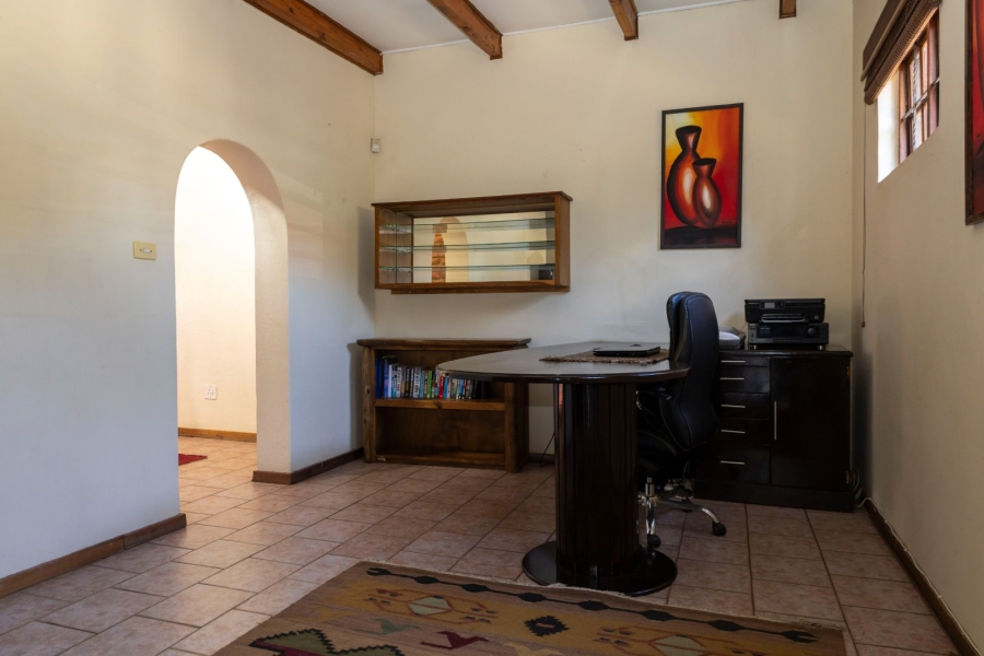 To Let 4 Bedroom Property for Rent in Ifafi North West